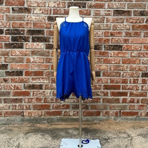 Bright blue scalloped edge romper / XL / Excellent condition - Picture 6 of 12